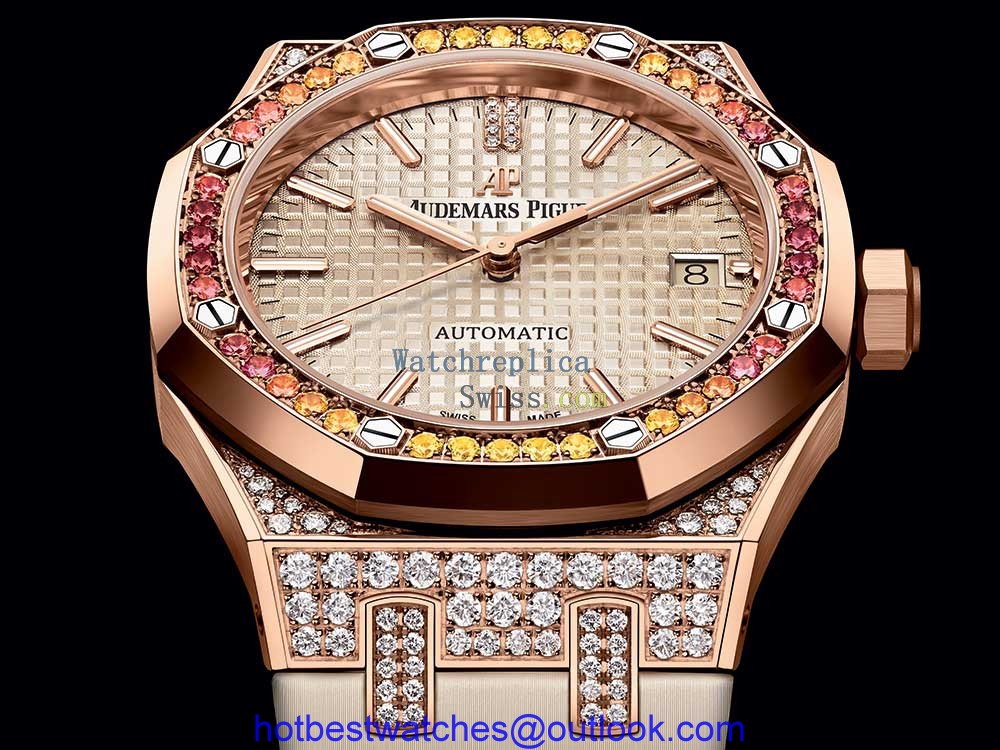 audemars piguet royal oak automatic 37 gold closeup