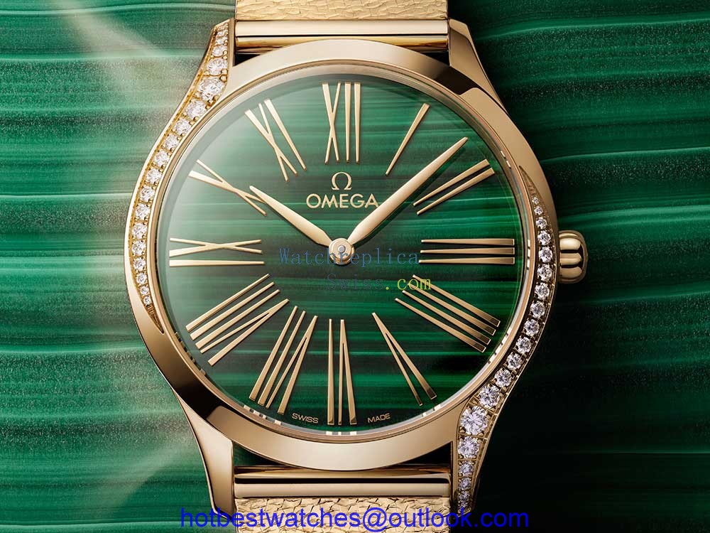 omega de ville tresor malachite 2021 closeup