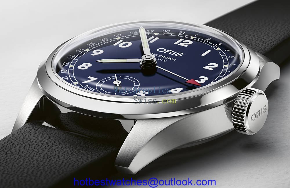 oris big crown pointer date calibre 403 closeup
