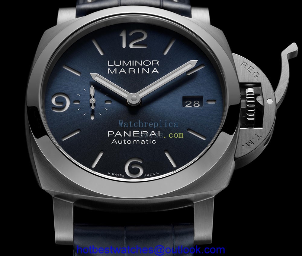 panerai luminor marina pam 01313 dial closeup