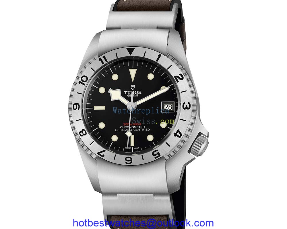 tudor blackbay p01 closeup