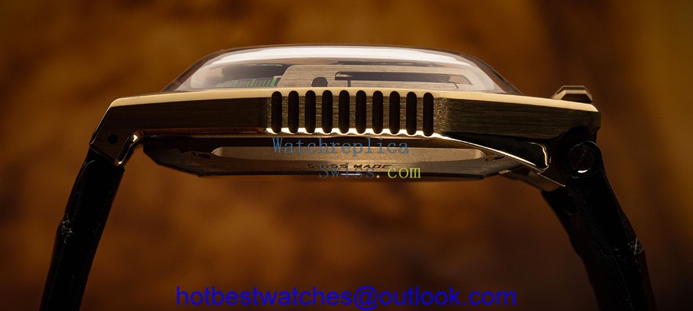 urwerk ur 100 gold profile
