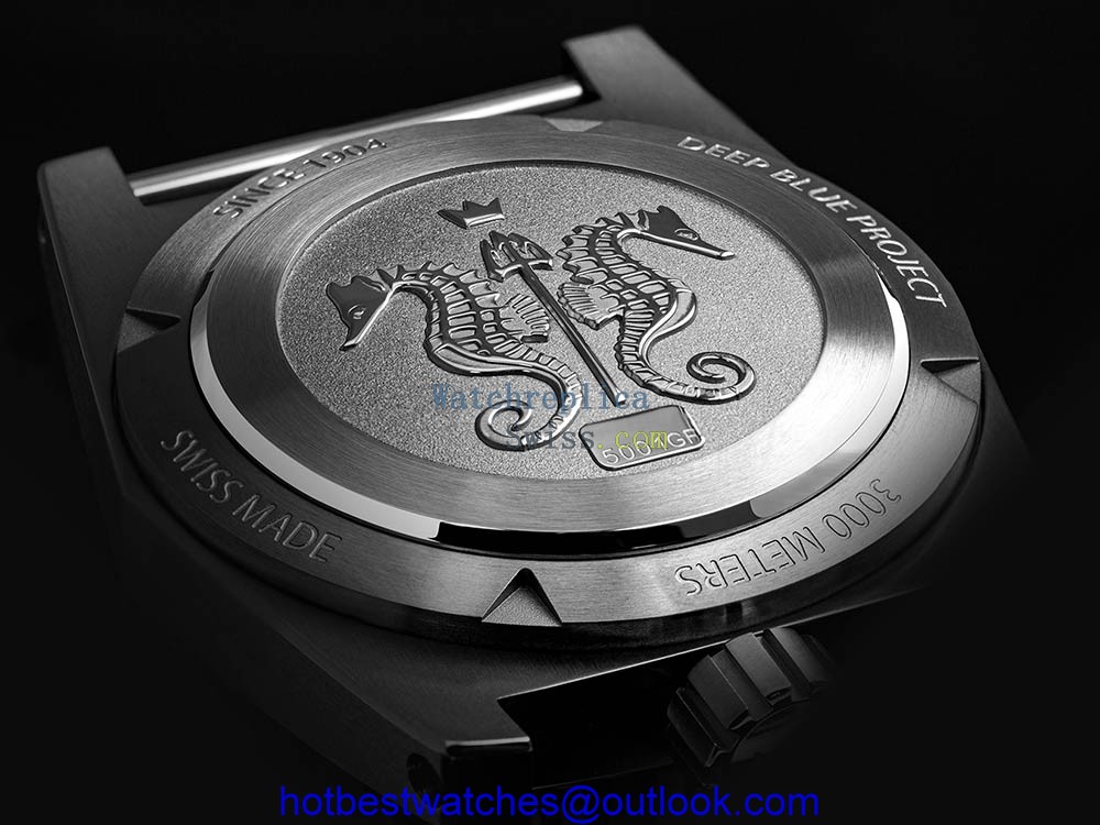 zrc grands fonds 3000 caseback closeup