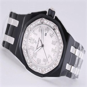 Audemars Piguet Royal Oak 67621ST.ZZ.D002CR.01 Quartz White Dial 33mm Watch