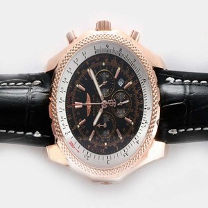 Breitling Bentley Motors GMT Rubber Black Dial Automatic Midsize Round Watch