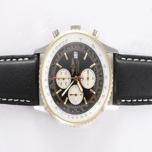 Breitling Navitimer World Yellow Gold Mens Quartz Chronograph 42mm Watch