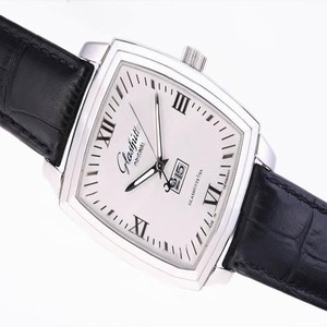 Glashutte Senator Karree Panorama Date 22-02-53-52-05 Black Cow Leather Strap 38x52mm Watch