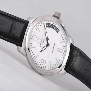 Glashutte Senator Sixties 39-52-01-02-04 44mm Automatic Midsize Watch