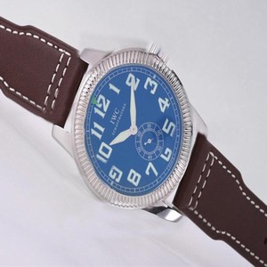IWC Pilots Classic Hand-Wound IW325401 42mm Midsize Stainless Steel Case Watch