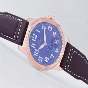 IWC Pilots Classic Hand-Wound IW325401 Quartz Chronograph Round Midsize Watch