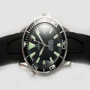 Omega Seamaster 300 M Diver Chronometer 2254.50.00 Midsize Stainless Steel Case Round Watch
