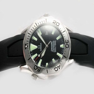 Omega Seamaster 300 M Diver Chronometer 2922.80.91 Automatic 41mm Midsize Watch