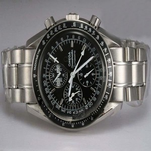 Omega Speedmaster Triple Calendar 1422 Midsize Round Automatic Watch